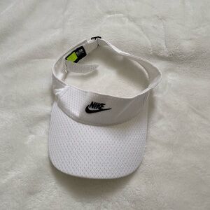 Nike Dri-FIT Ace Swoosh Visor in White NWOT Activewear Golf Outdoors